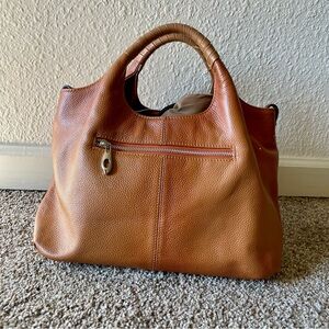 Elegant Tan Leather Shoulder Bag